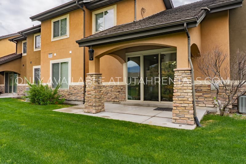 Orem House: 2032 West Golden Pond Way