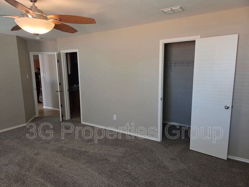 Justin House: 1901 Foxfield Wy
