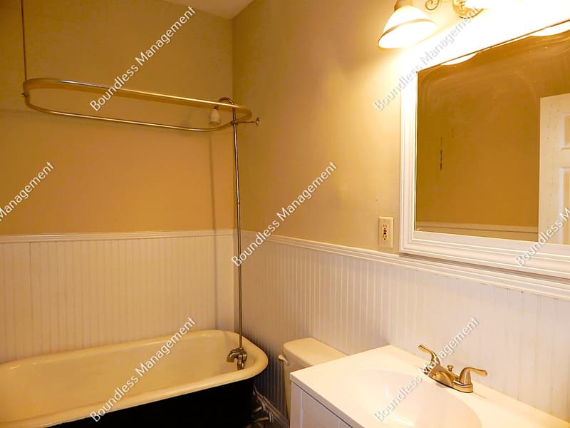 College Park House: 1776 Lyle Ave