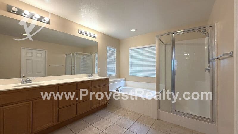 Hesperia House: 10258 Susan Ave