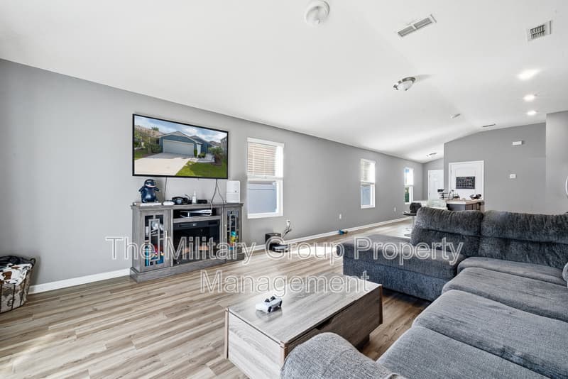 Jacksonville House: 8089 Cape Fox Drive