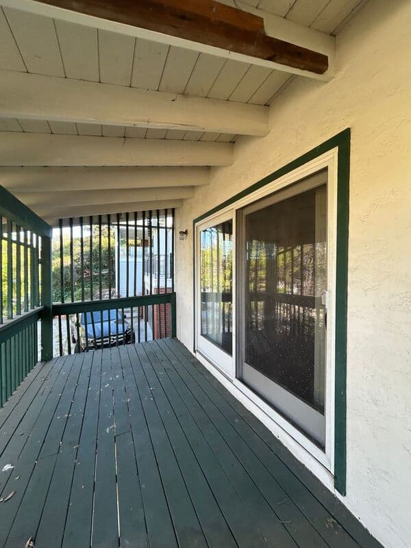 La Mesa House: 4040 Yale Ave