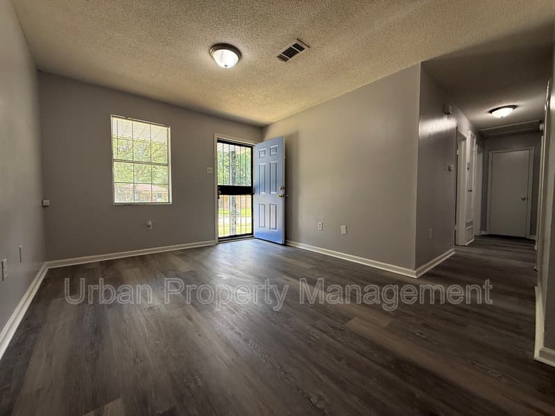 Memphis House: 3544 Hicky St