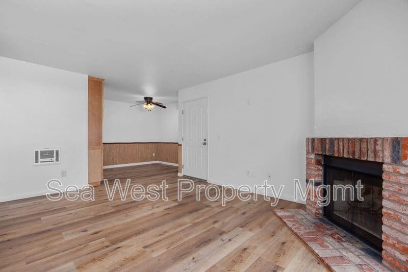 Encinitas Condo: 1730 S El Camino Real