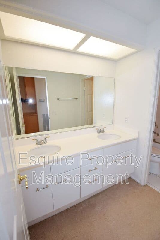 OXNARD House: 1821 LA QUINTA LN