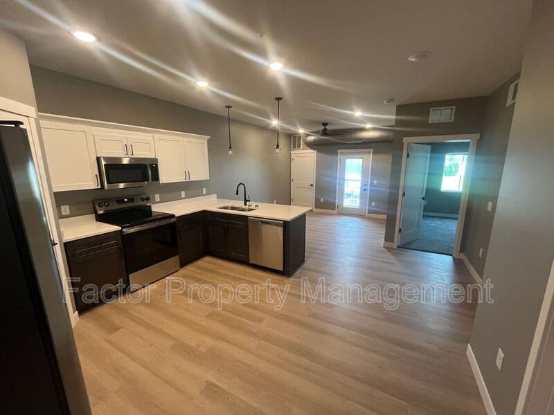 St. Peter Condo: 960 N. 3rd St.