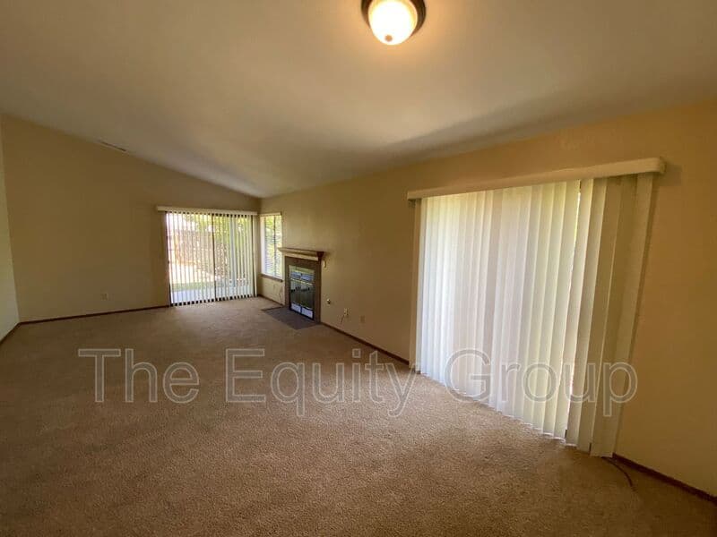 Visalia House: 1348 East Ferguson Court
