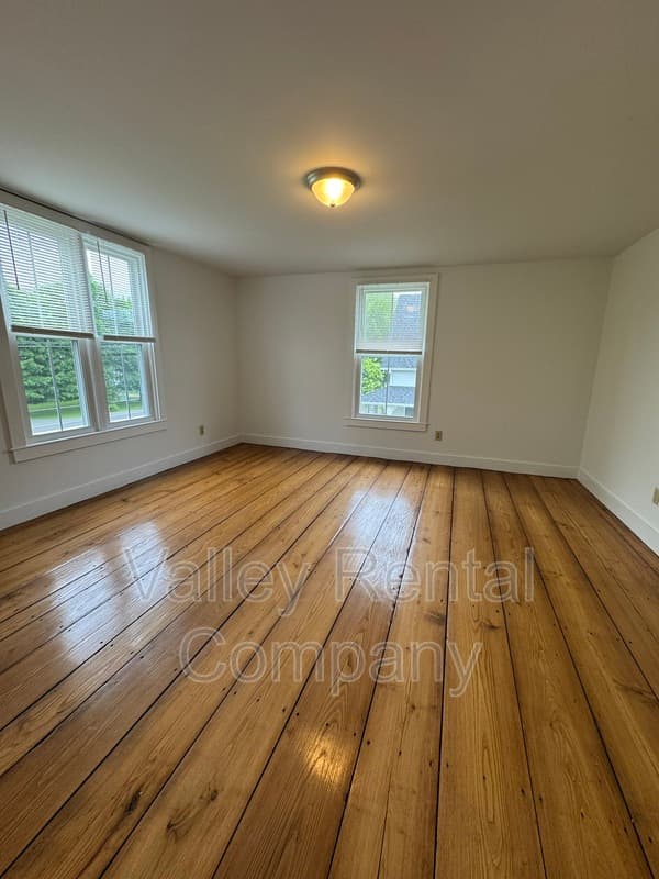 Sunderland House: 118 North Main Street - 1