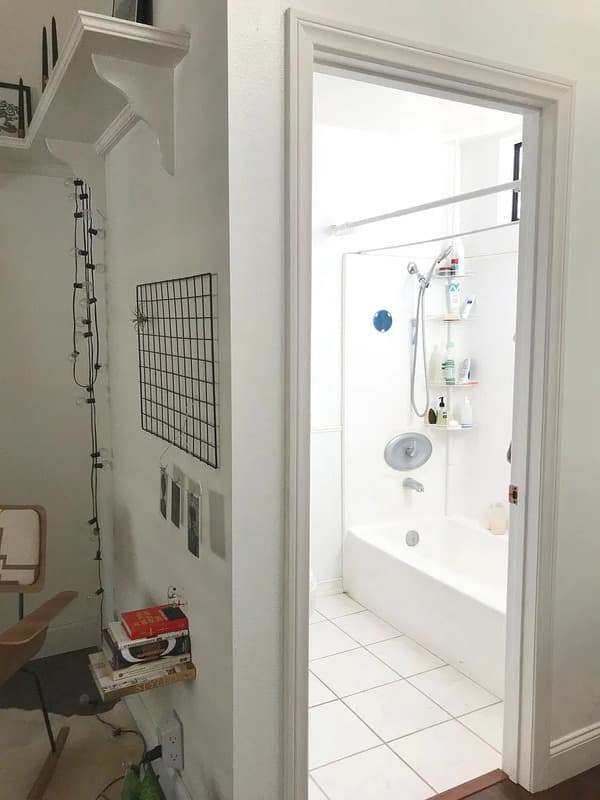 Orange Condo: 700 E Lake Dr