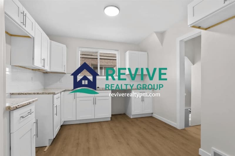Detroit House: 18503 Prairie Street