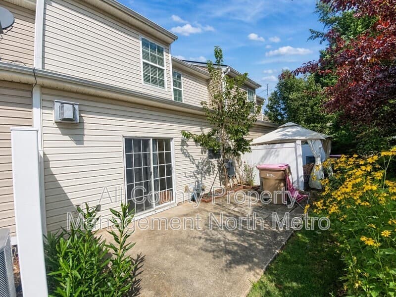 Cumming Townhome: 135 Primrose Drive