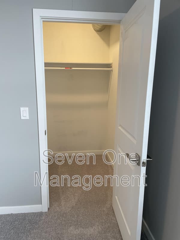 Philadelphia Condo: 4649 Umbria Street - 304