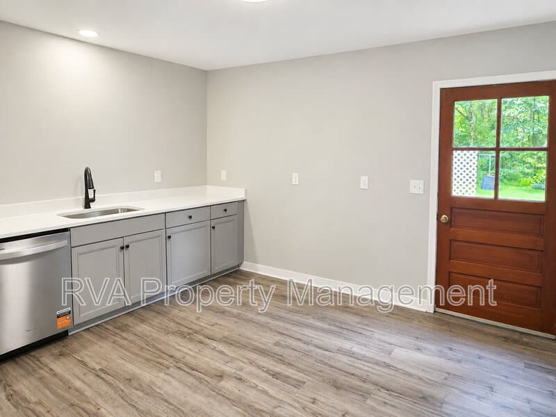 Mechanicsville House: 4476 Country Walk Lane