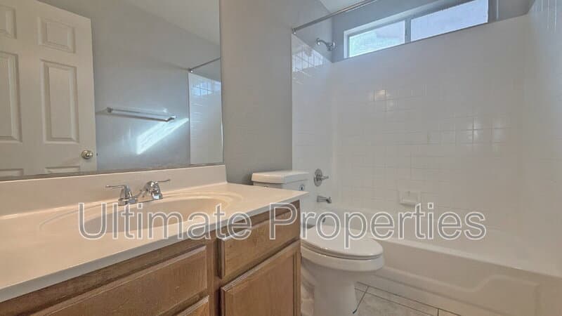 Glendale House: 3957 W Chama Dr