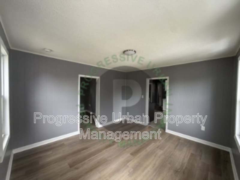 Cleveland Condo: 4144 Hyde Avenue - Upstairs