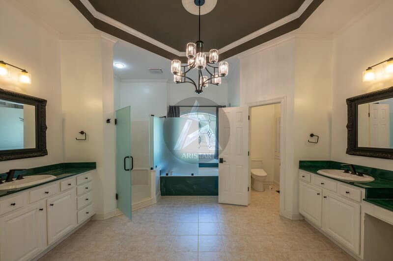 Kennesaw House: 5211 Hadaway Rd NW