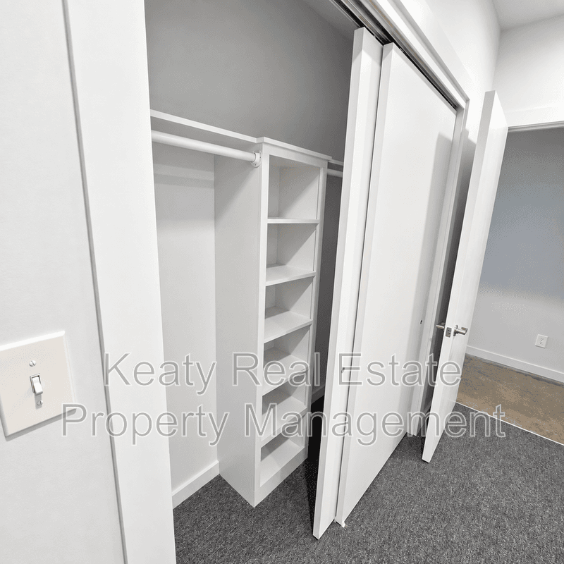 Lafayette House: 136 E Cypress St