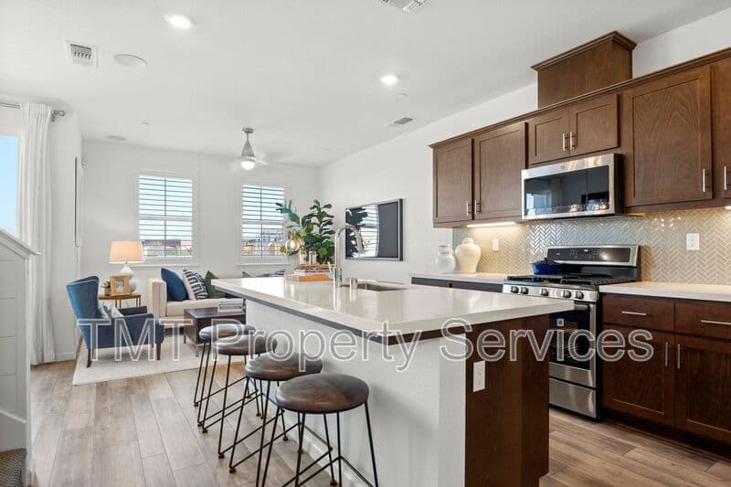 Sacramento Townhome: 31 Advantage Court