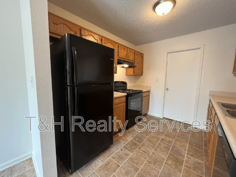 Indianapolis House: 4210 Village Trace Boulevard