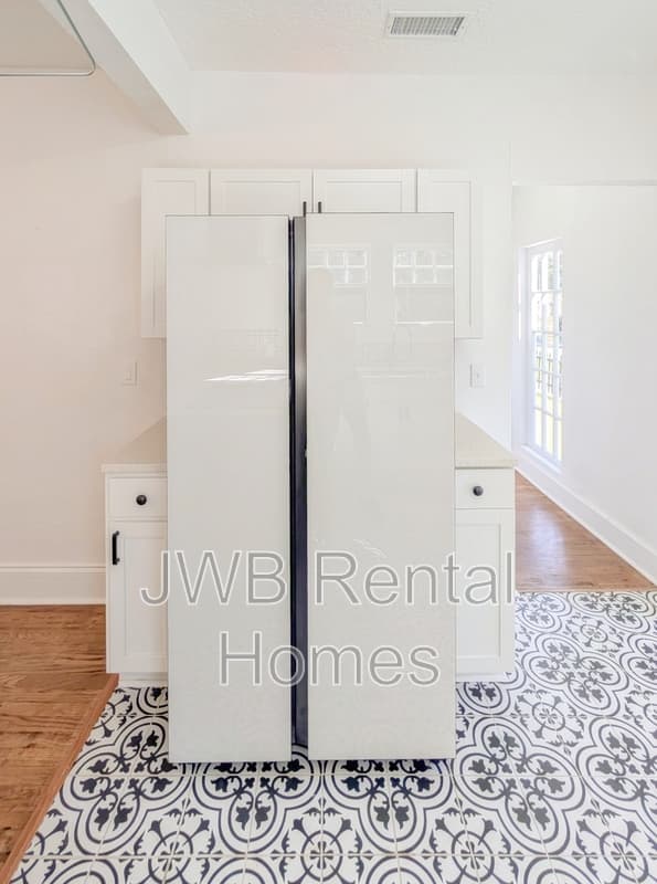 Jacksonville House: 2963 Remington St