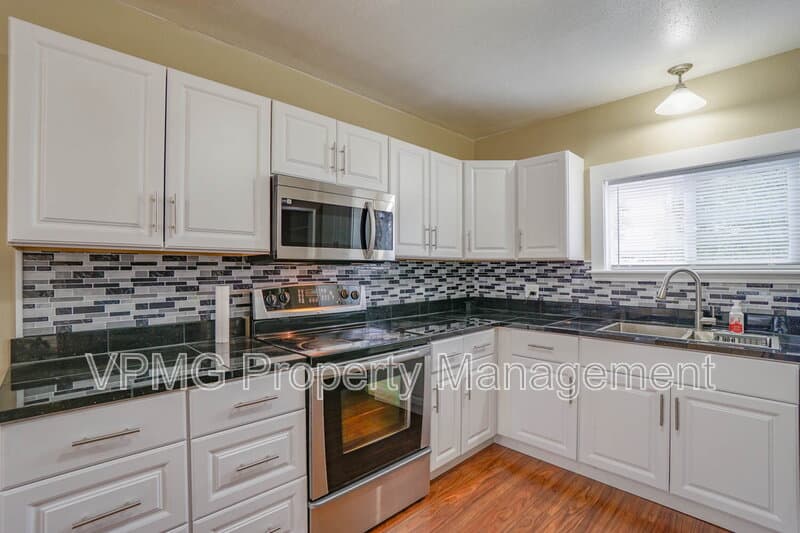 Vancouver House: 2901 Fruit Valley Rd