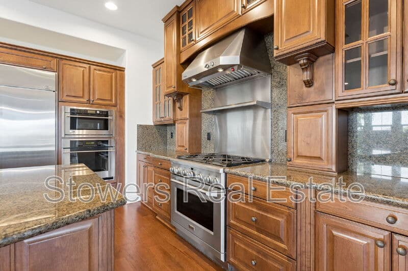 Danville House: 310 La Spezia