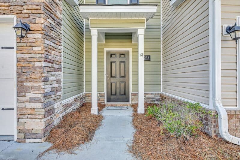 Richmond Hill House: 285 Cantle Dr