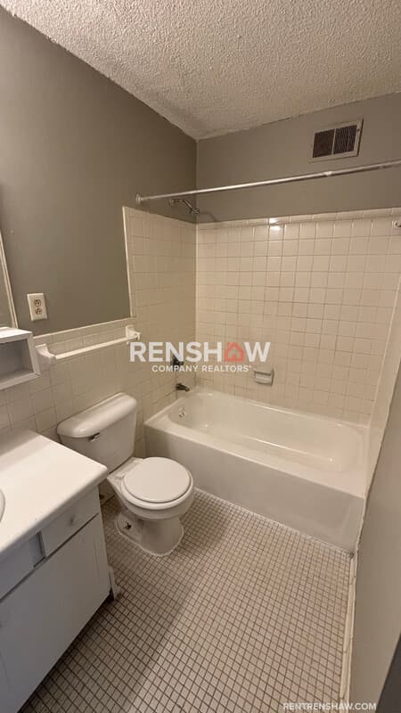 Memphis Condo: 3247 Thirteen Colony Mall 3a