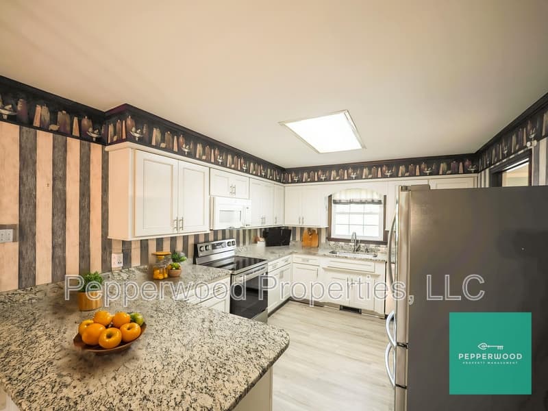 Spartanburg House: 204 Fernbrook Circle