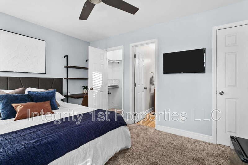 Shawnee House: 11221 West 59th Terrace