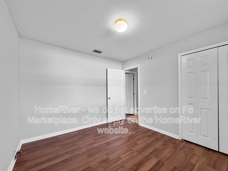 Jacksonville House: 6711 Salt Pond Dr N