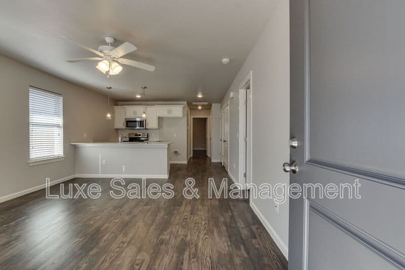 Oklahoma City House: 407 Vail Circle