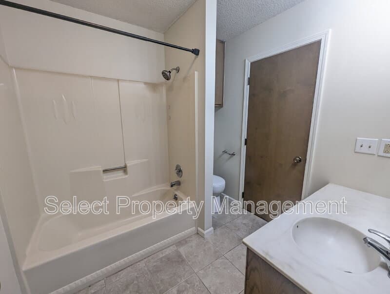 Fort Wayne Condo: 4326 Whaler's Cove