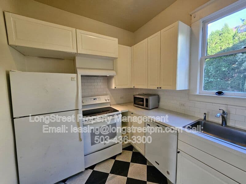 Milwaukie House: 2535 SE Monroe St