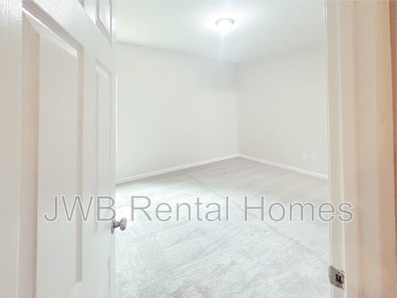 Jacksonville House: 8520 Cocoa Ave