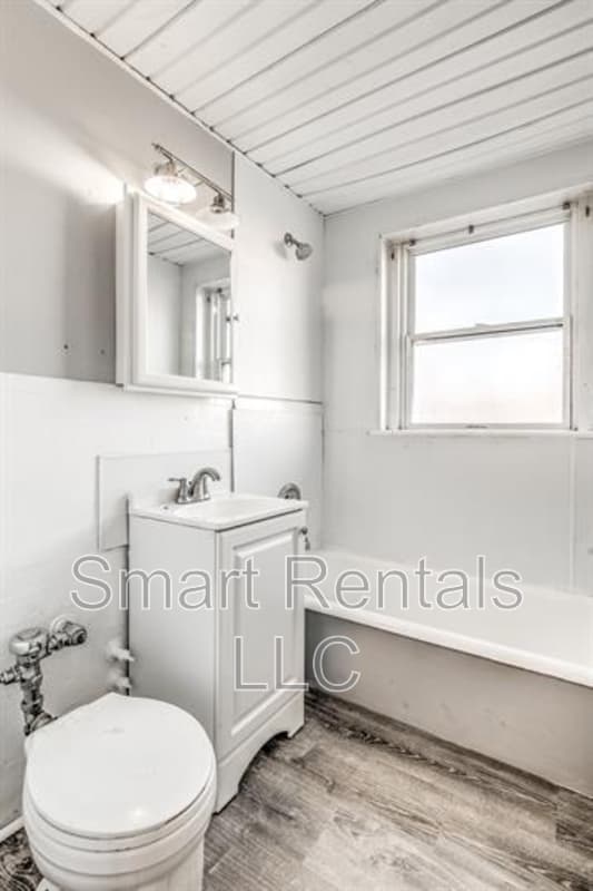 St. Louis Condo: 807 Clara Avenue  - 27