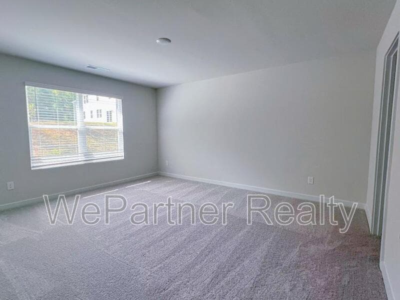 Douglasville House: 7225 Lacey Dr