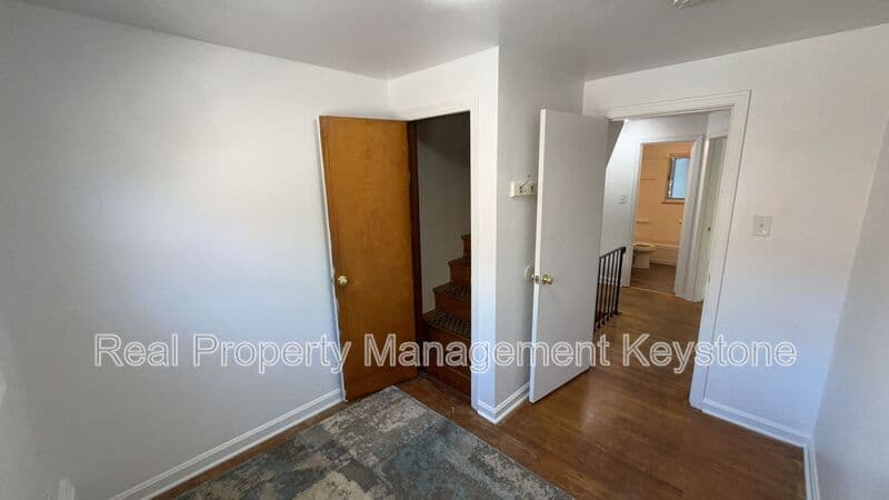 Pittsburgh House: 307 Greenlee Road