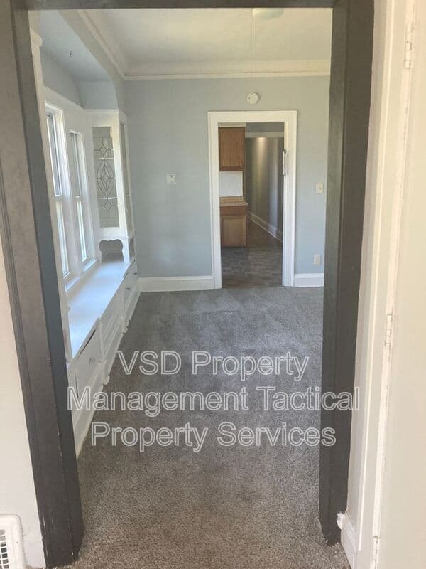 Cleveland Condo: 3281 E 143 St