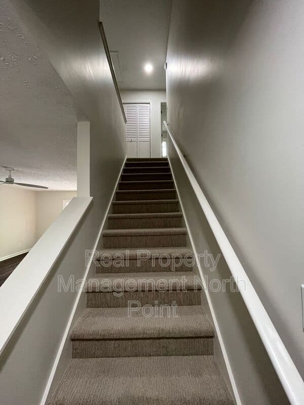 Johns Creek House: 11010 Spotted Pony Trail