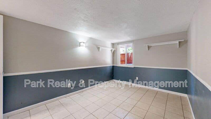 Aurora House: 2946 S Moline Pl