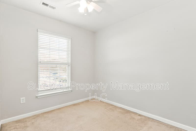 Burlington Townhome: 15 Guilford Place