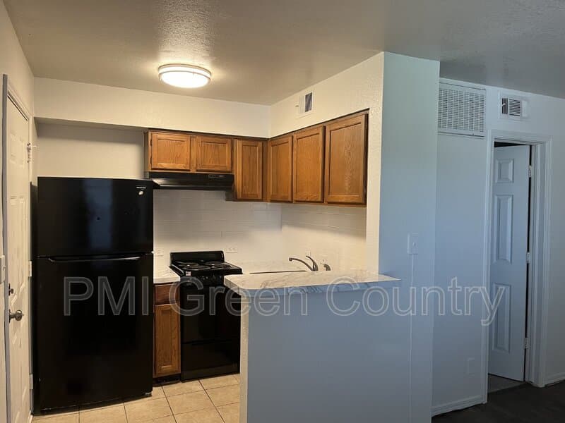 Tulsa Condo: 6639 S Victor Ave