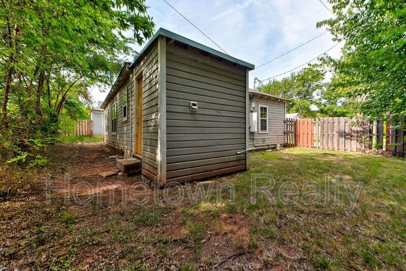 Oklahoma City House: 1801 E Madison Street