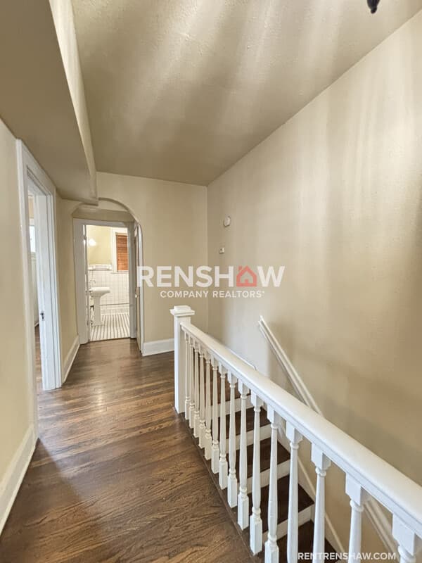 Memphis House: 662 S Mclean Blvd