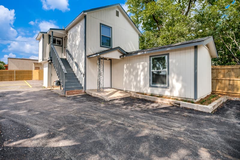 Arlington Condo: 905 West Abram Street - 1