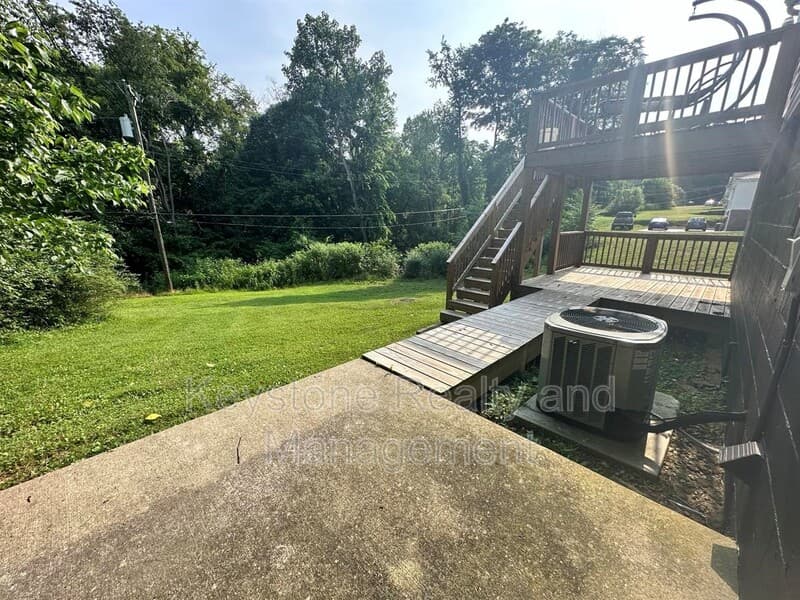 Clarksville Condo: 18 Edgehill Drive
