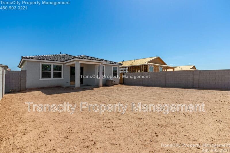 Maricopa House: 36420 W San Alvarez Ave