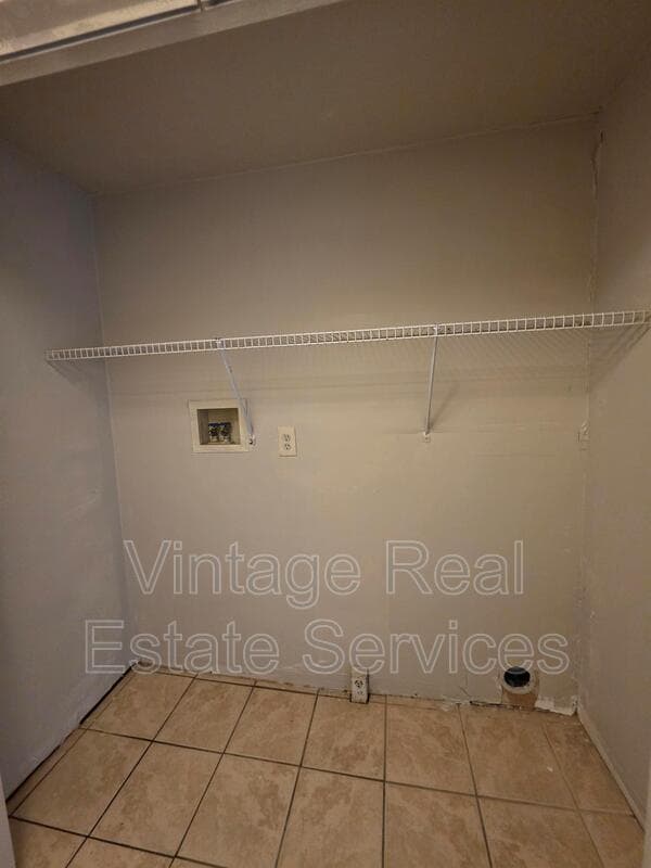 Tampa House: 1512 W Comanche Ave