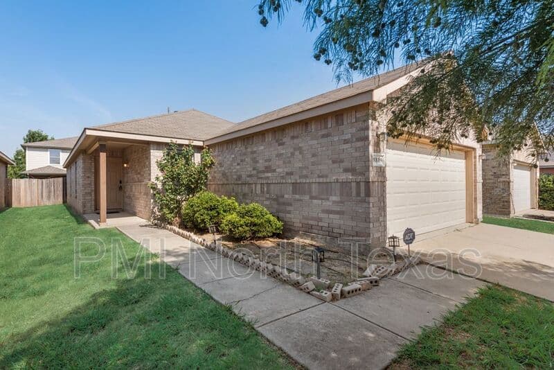 Fort Worth House: 8809 Valley River Drive